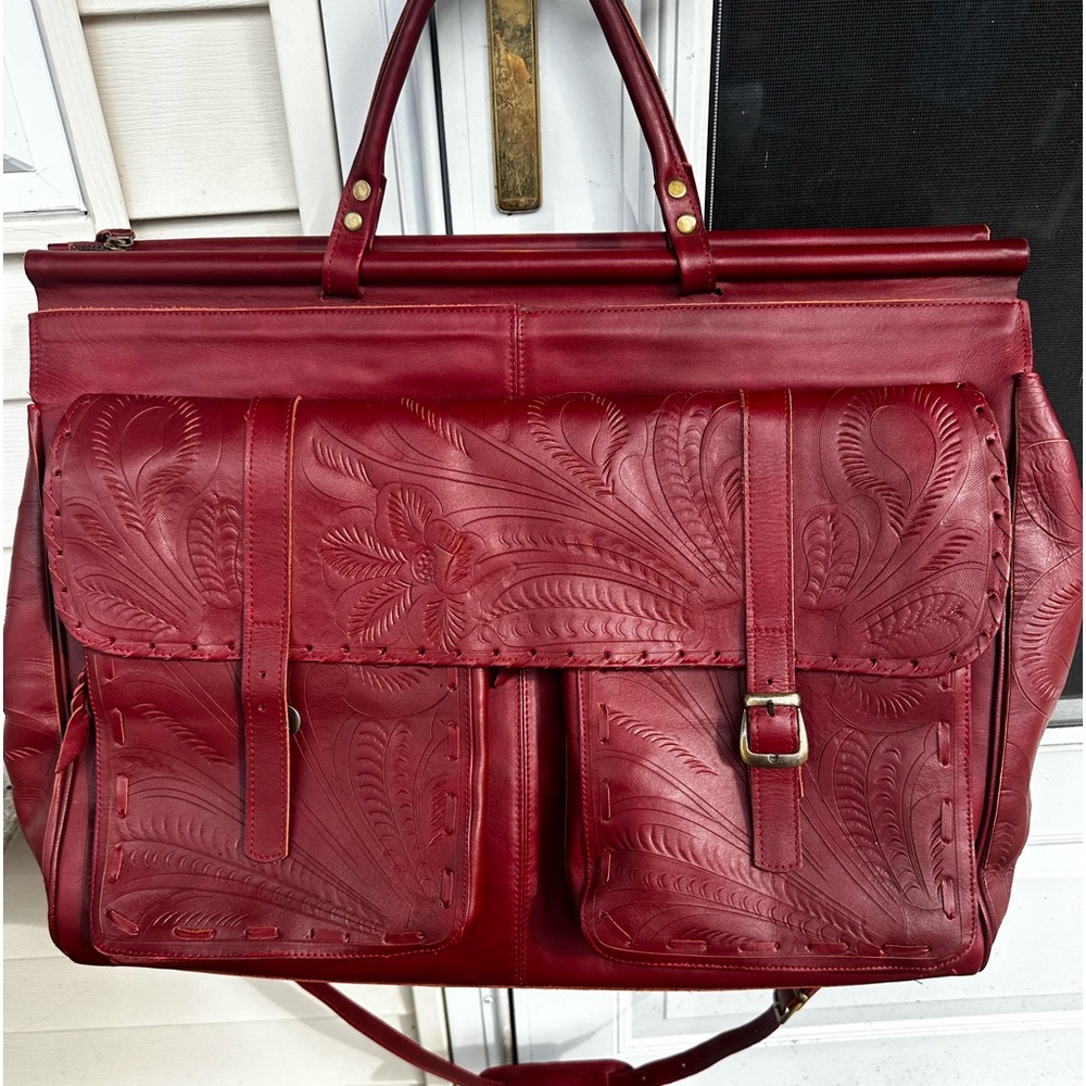 Beautiful large tote travel bag.